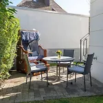 Beach Lounge